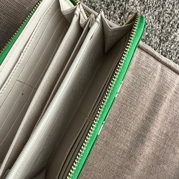 SOLD! Kate spade tennis wallet - Picture 6 of 8
